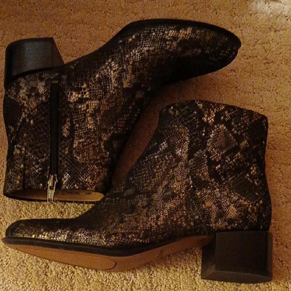 Vionic Kamryn Snake Print Metallic Ankle Booties New 6.5